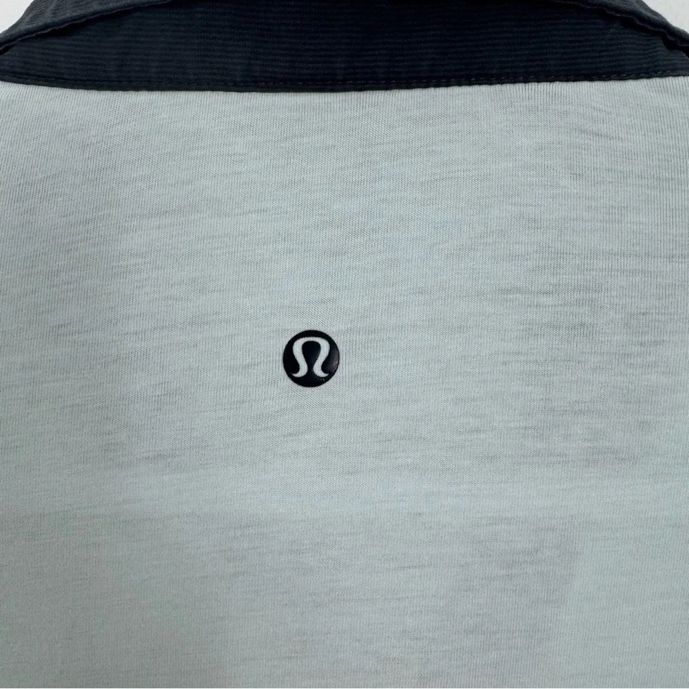 LULULEMON Light Blue Gray Trim Short Sleeve Polo Shirts Size Medium